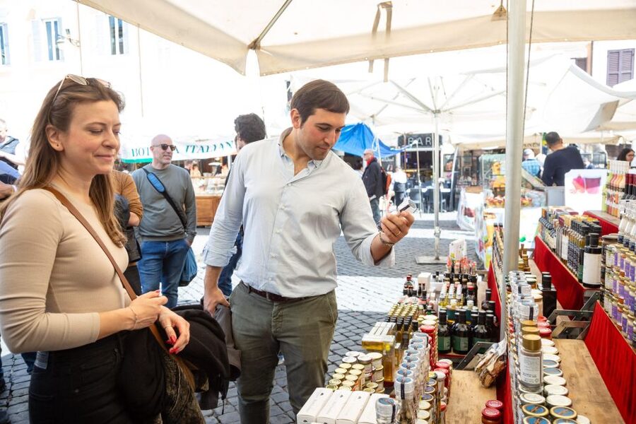 Athens: Street Food Tour Market & City Centre - Parliament and Ermou Street