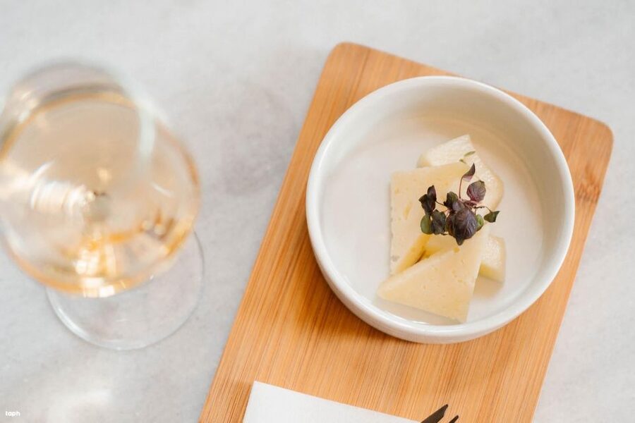 Athens: Tasting of 6 Wines from Kefalonia with Food Pairing - Roze Haritatos with trahana and chili pineapple