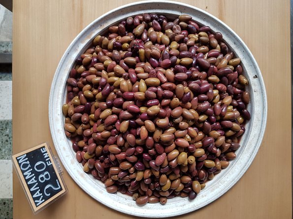 Athens: The Classic Food Tasting Tour - What the guides add to the food