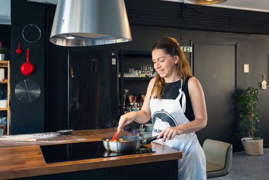 Athens: Traditional Greek Cooking Class with Full Meal - Key points at a glance