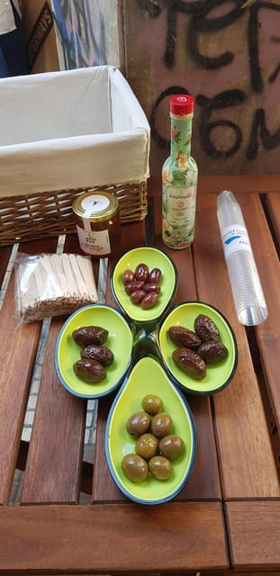 Athens: Traditional Greek food tour in hidden spots - Who should book this Athens food walk