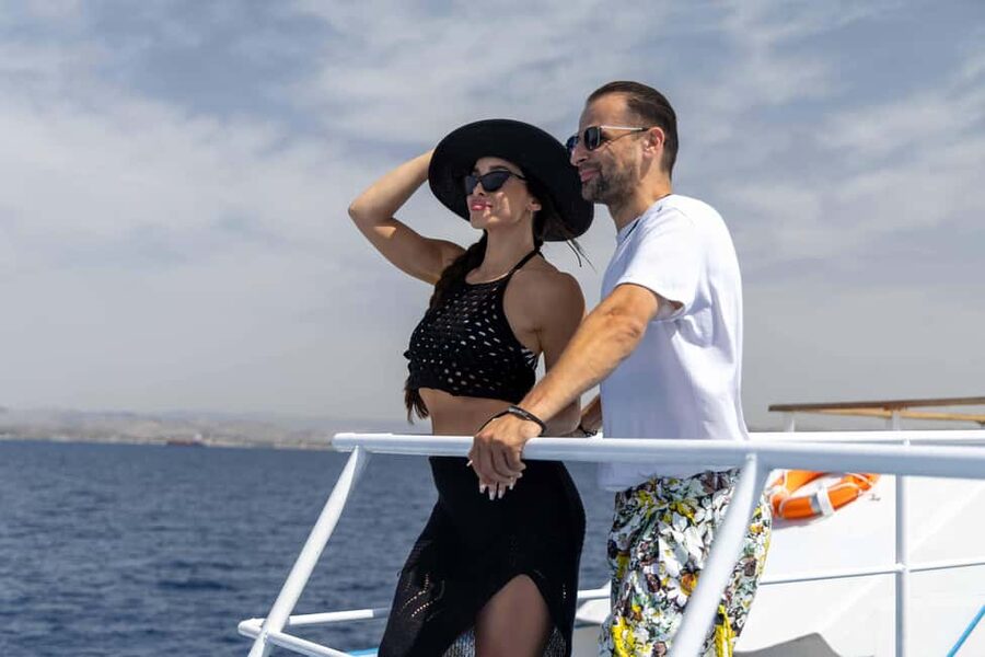 Athens: VIP Swimming Cruise to three islands - Greek food, meze, and the open bar