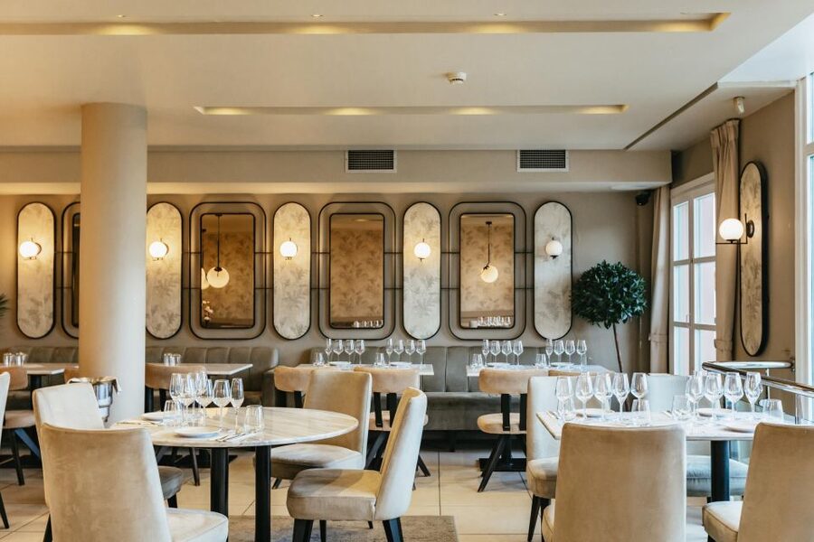 Athens: Wine Tasting with a Sommelier under the Acropolis - The Acropolis view changes with the hour