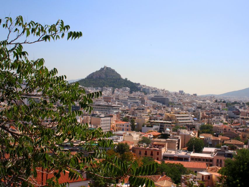 Cats of Athens: Self-Guided Mobile Tour in Plaka - Starting among the whitewashed lanes of Anafiotika