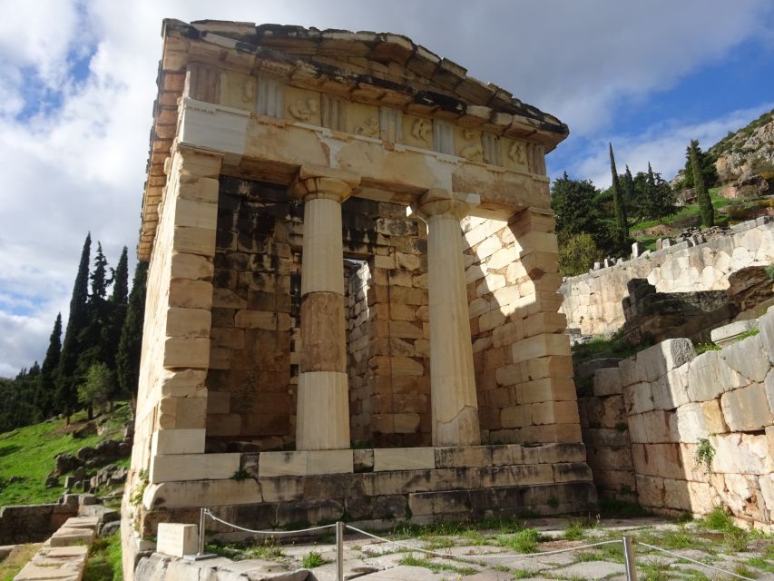 Delphi and Meteora: 2-Day Bus Tour from Athens - Why Meteora makes the long road worthwhile