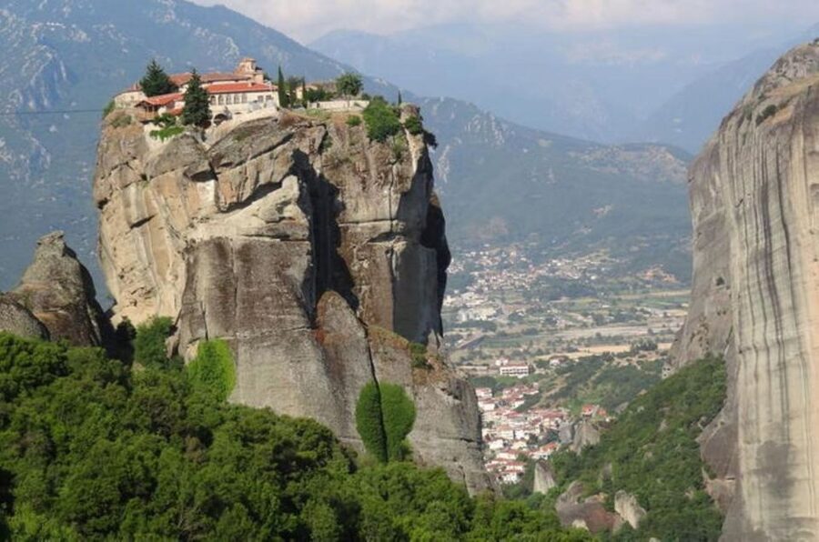 Delphi and Meteora: 2-Day Bus Tour from Athens - Should you book the Delphi and Meteora tour?