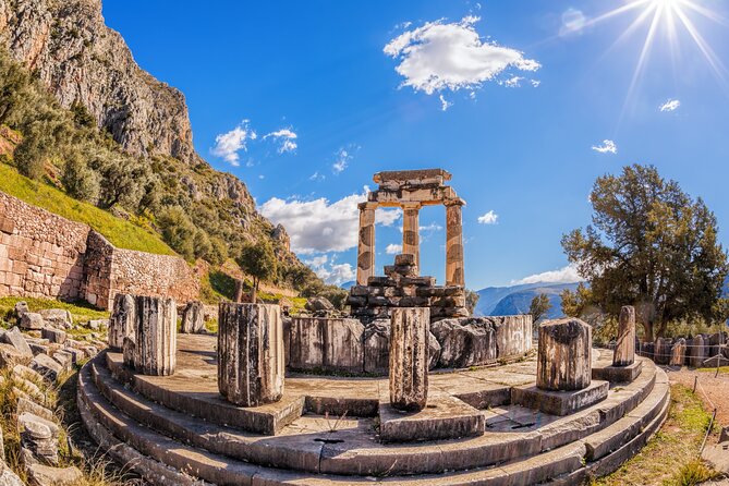 Delphi full day V.R audio guided tour with entry ticket - Walking the ancient sanctuary