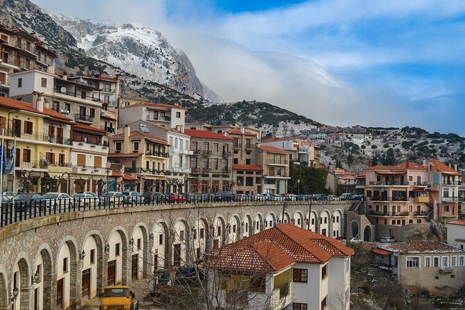 Delphi: Spanish guided one day tour - The coach ride through Central Greece