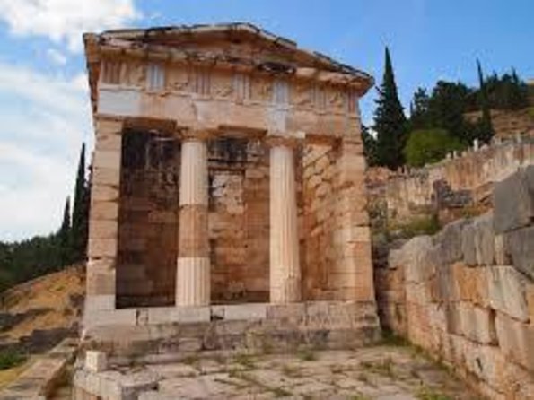 Delphi & Thermopylae Full Day Private Tour from Athens - Walking through the Sanctuary of Apollo