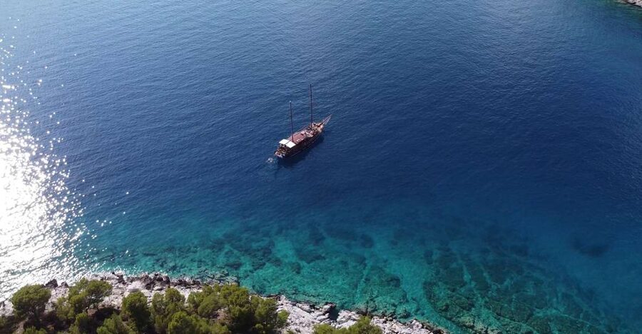 From Athens: Aegina, Agistri and Metopi Day Cruise w/ Lunch - The long ride from Marina Zeas