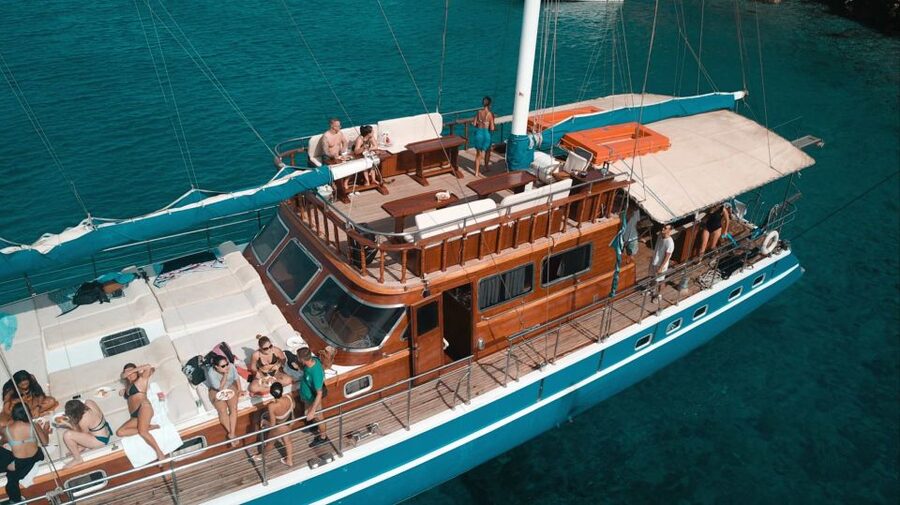 From Athens: Agistri, Moni & Aegina Day Cruise with Swimming - Crew service and the feel onboard