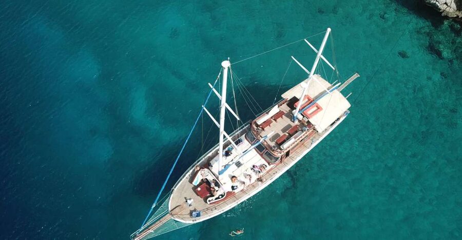 From Athens: Agistri, Moni & Aegina Day Cruise with Swimming - Leaving Marina Zeas and settling into the day