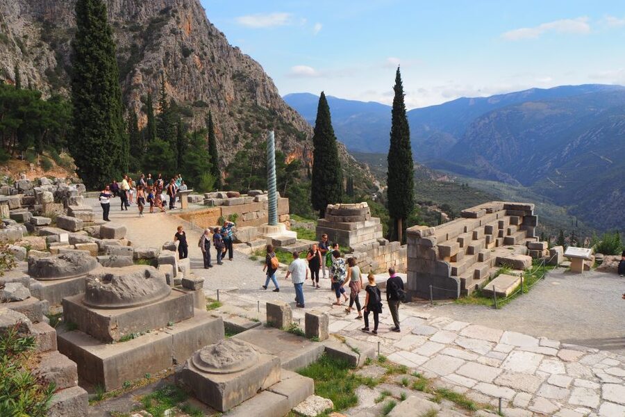 From Athens: Day Tour to Delphi - The Delphi Archaeological Museum in 50 minutes