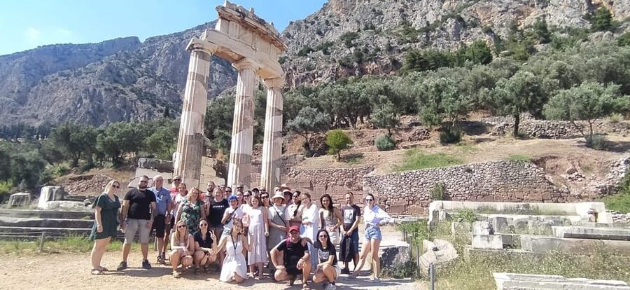 From Athens: Delphi Day Trip & Arachova Village Stop - Meeting the bus in central Athens