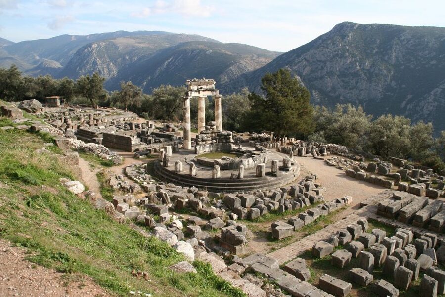 From Athens: Delphi Full Day V.R. Audio Guided Tour - Who will enjoy this Delphi day trip