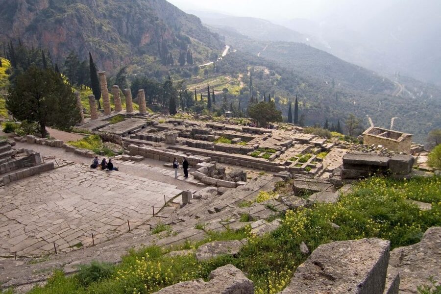 From Athens: Temple of Apollo and Oracle Delphi Day Trip - Why Delphi makes a strong day trip from Athens