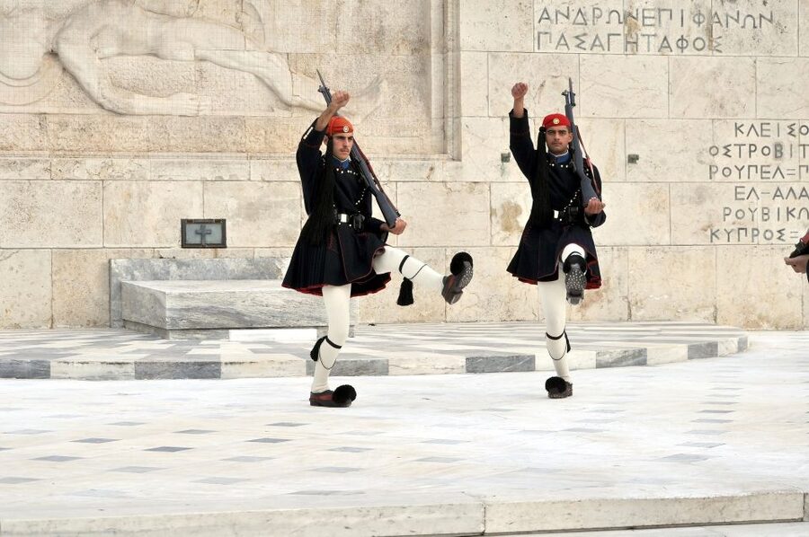 Full Day Tour of Athens, Acropolis & Cape Sounion with Lunch - Lunch and the transition from city to coast
