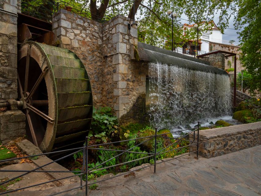 ''Full-Day Tour of Delphi-Monastery Hosios Loukas- Livadia'' - What the driver can and cannot do