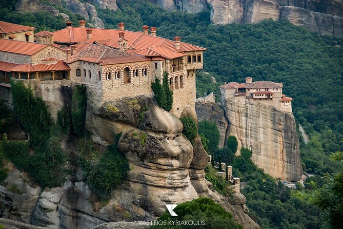 Meteora Monasteries & Caves DayTrip from Athens with Greek Lunch - The coach ride and the Kamena Vourla break