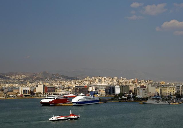 One Day Cruise to Hydra, Poros and Aegina from Athens - Lunch, music, and the long hours at sea