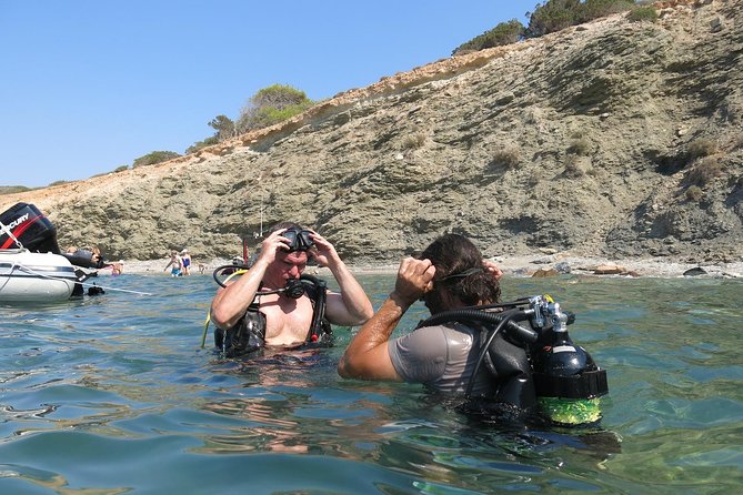Private Discover Scuba Diving for Beginners in Athens with Pickup - The briefing and equipment setup