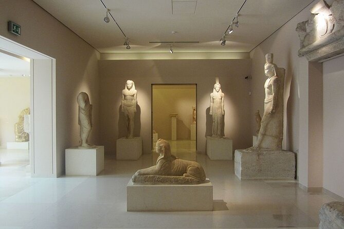 Private Luxury Tour: Marathon – Battle & Run That Changed History - The archaeological museum puts objects behind the story