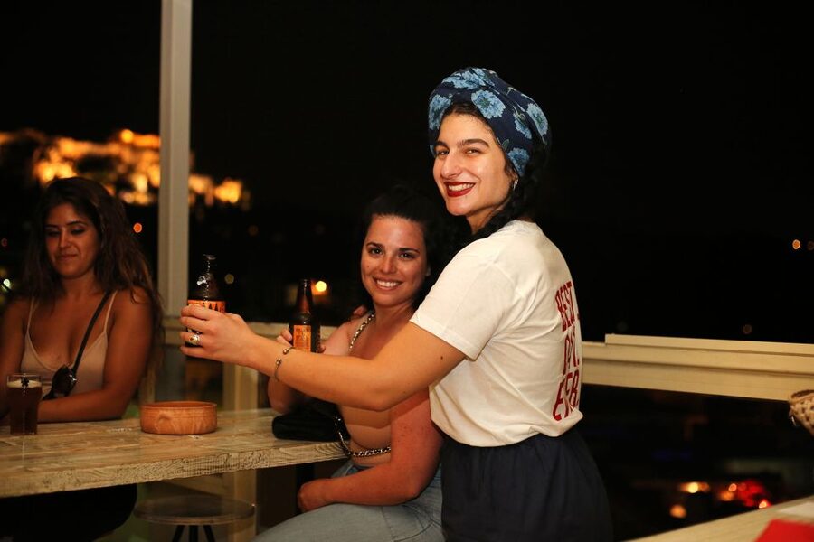 Twilight Athens Tour inc. rooftops, tastings & 3 drinks - Finishing in Monastiraki